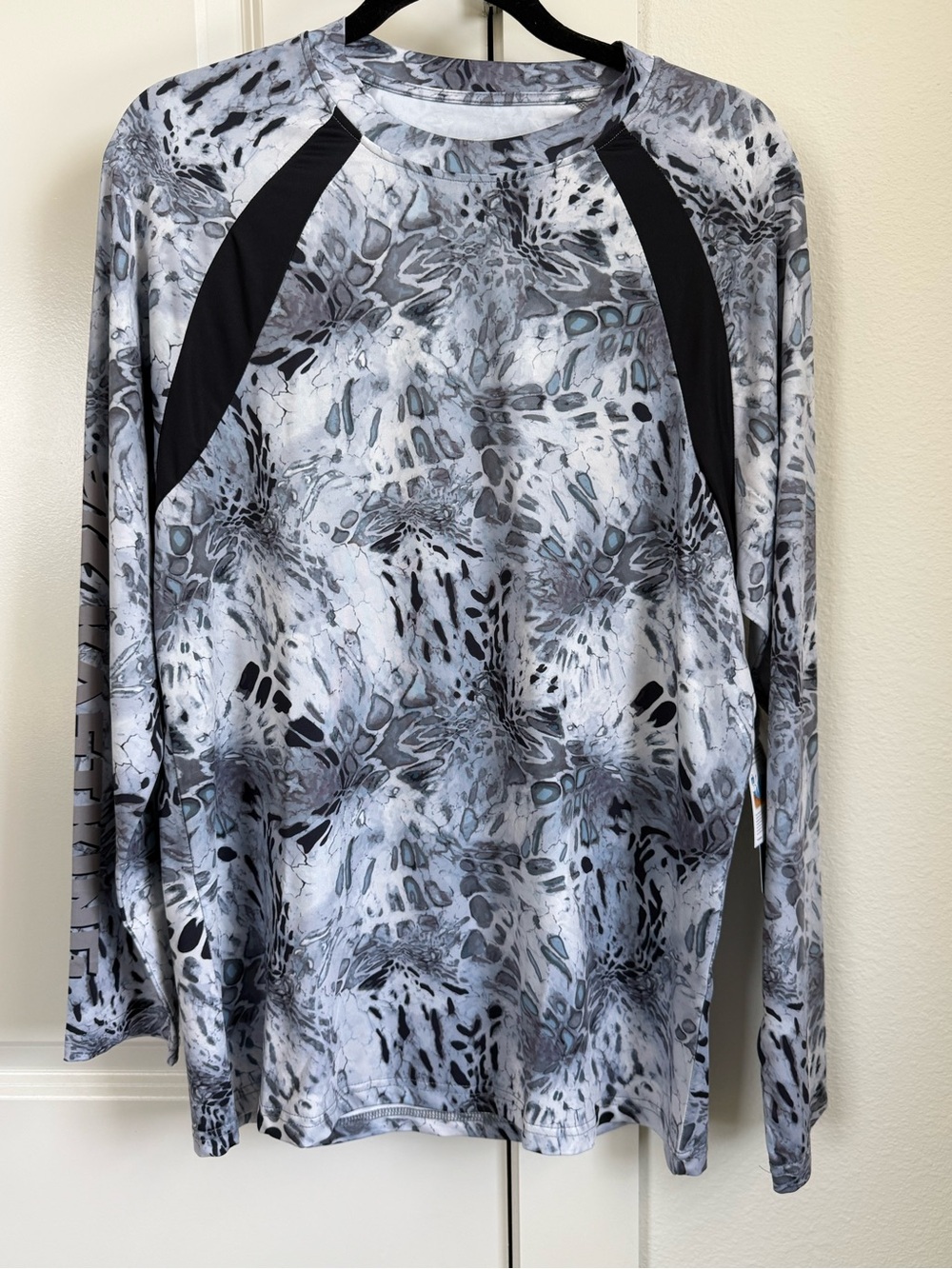 Kast King Men’s Fishing Shirt Size Small Gray White Black PTP 22” NWT